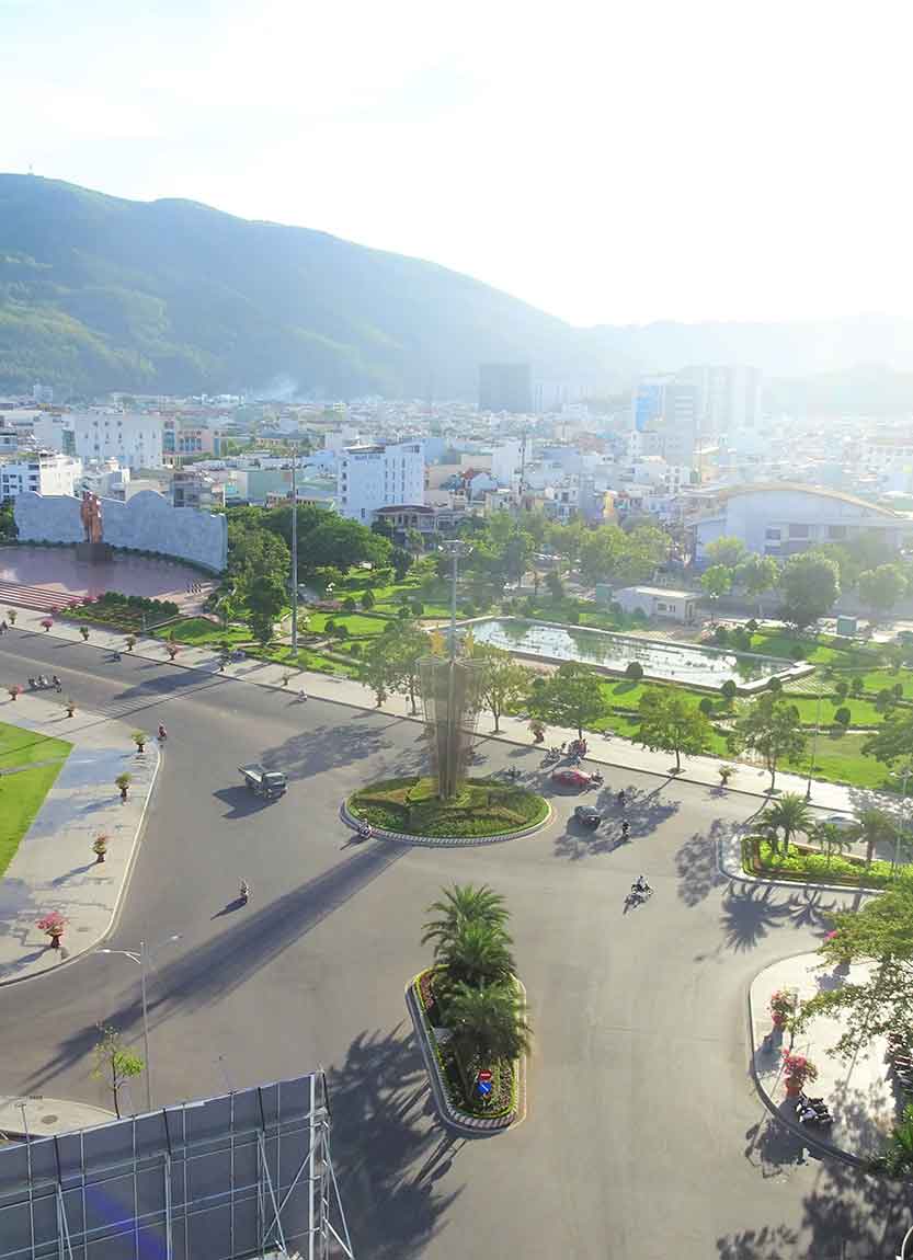 Ban công nhìn toàn cảnh đường Nguyễn Huệ